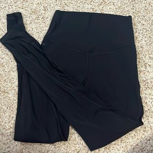 AERIE BLACK LEGGINGS SIZE SMALL